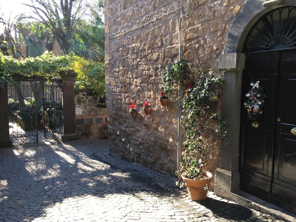 Appartamento Michelangeli-Private Parking Орвието Екстериор снимка